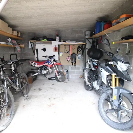 3 Chambres - Tres Grand Jardin Privee - Terrasse Privee - Garage Velo Et Moto - Parking Voiture Privee Dans La Propriete - Gere Par Presta-Zen'Services Thierville-sur-Meuse Exterior photo