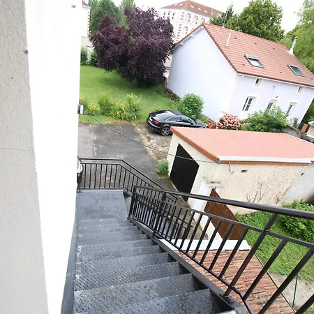 3 Chambres - Tres Grand Jardin Privee - Terrasse Privee - Garage Velo Et Moto - Parking Voiture Privee Dans La Propriete - Gere Par Presta-Zen'Services Thierville-sur-Meuse Exterior photo