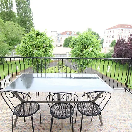 3 Chambres - Tres Grand Jardin Privee - Terrasse Privee - Garage Velo Et Moto - Parking Voiture Privee Dans La Propriete - Gere Par Presta-Zen'Services Thierville-sur-Meuse Exterior photo